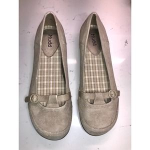 MUDD Jelissa Slip-on Flats Beige Size 8